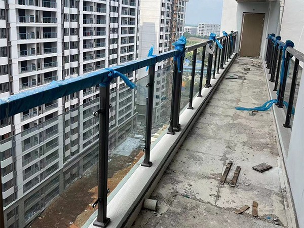 玻璃陽台護欄