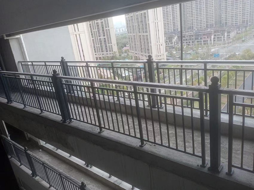 陽台欄杆